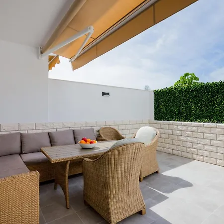 Apartment Modern Family Townhouse