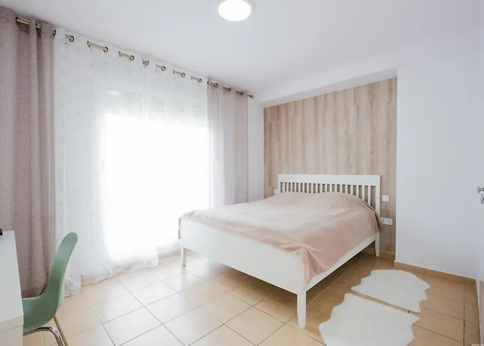 아파트 Modern Family Townhouse